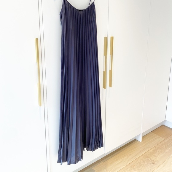 BNWT Strappy Pleated Maxi in Graphite - Picture 5 of 12